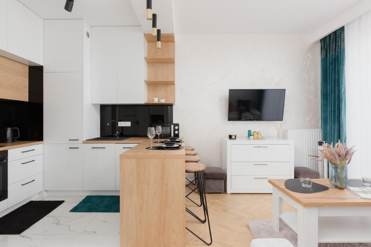 Warsaw Kotsisa Apartments With Parking By Noclegi Renters Esterno foto