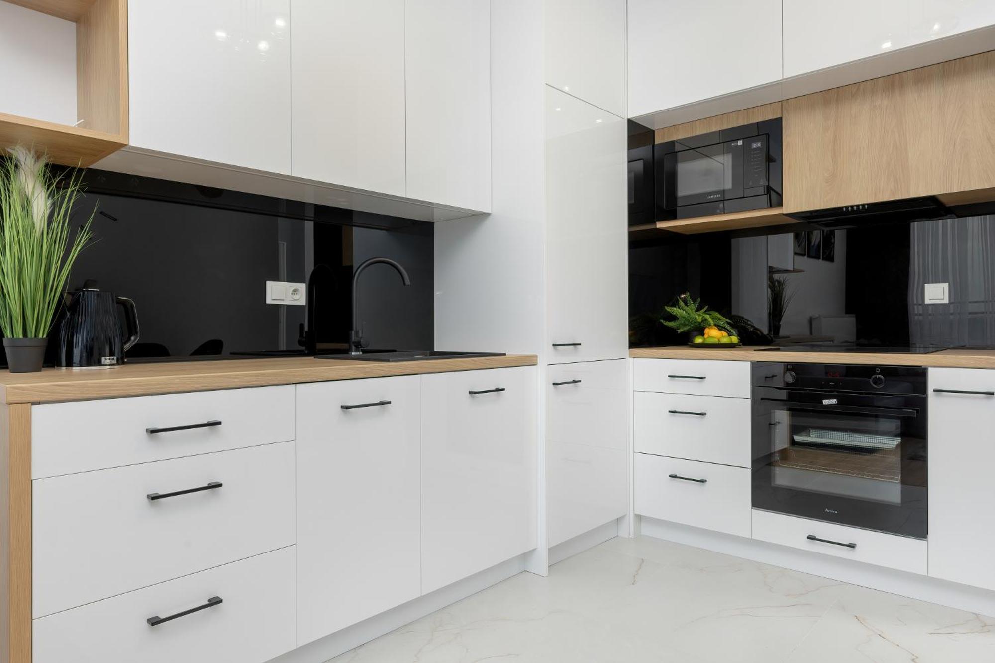 Warsaw Kotsisa Apartments With Parking By Noclegi Renters Esterno foto