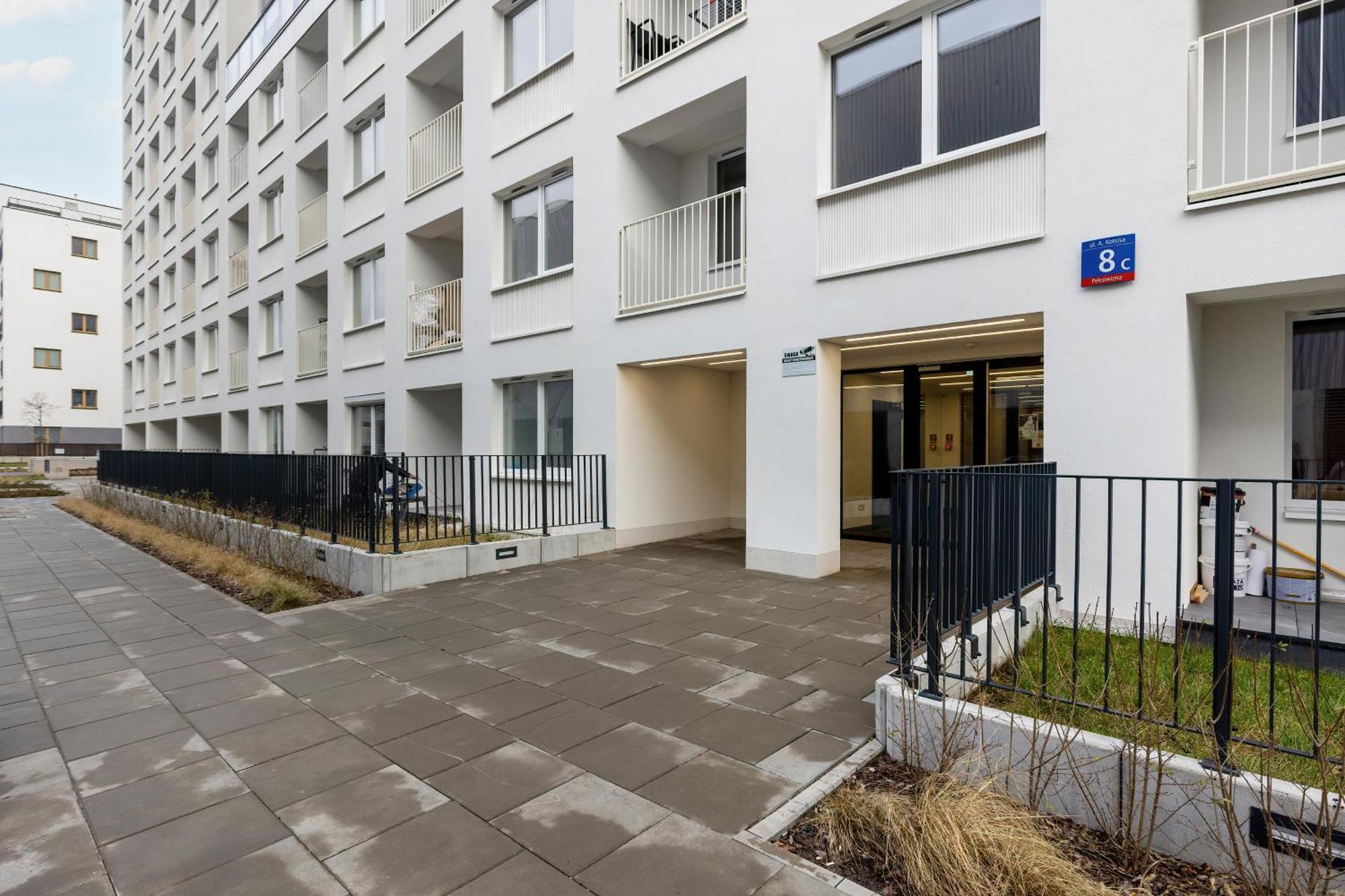Warsaw Kotsisa Apartments With Parking By Noclegi Renters Esterno foto